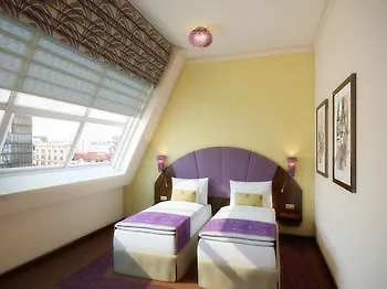Merchants Crown And 5*