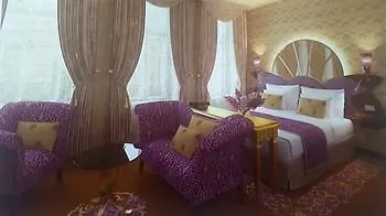 Hotell Merchants Crown And
