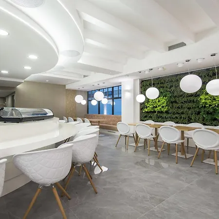 Merchants Crown And 호텔 5*