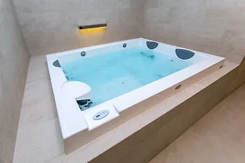 Merchants Crown And 5* 프라하